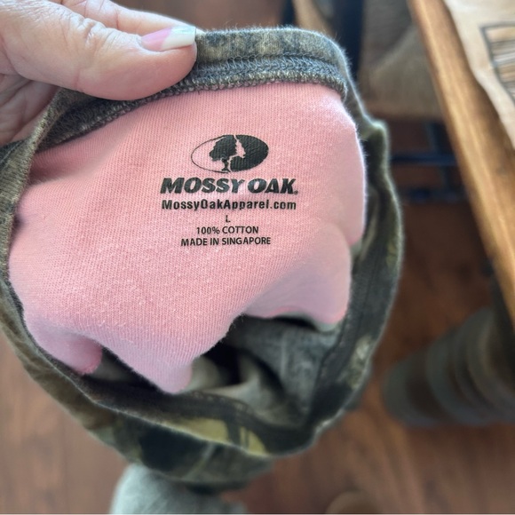 Mossy Oak Breakup Ladies Long Sleeve Camo Tee - Picture 2 of 3